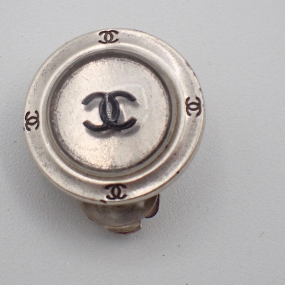 CHANEL CC Logo Round Button 99P Earrings Clip-On Clear SHW France 64RL668 - Picture 14 of 15